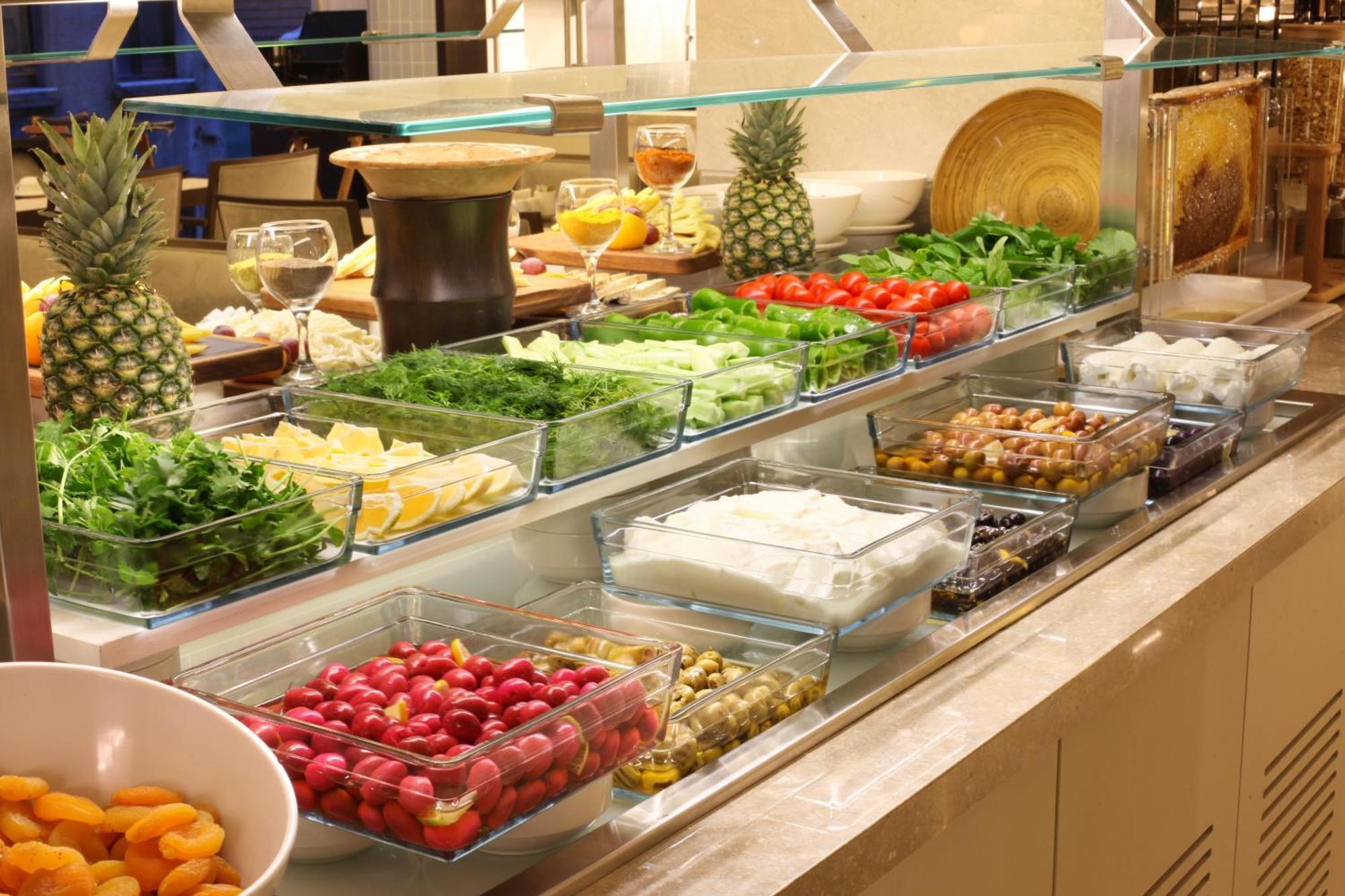 Bentley Hotel Bosphorus - Special Class Istanbulská provincie Exteriér fotografie A salad bar